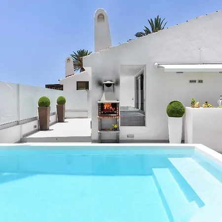 Villa Villa Playa Del Ingles Vista Luxury Retreat In Gran Canaria Private Heated Pool Garden Terrace Bbq Rooftop Solarium With Sea Views Prime, *