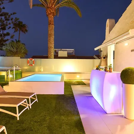 Villa Playa Del Ingles Vista Luxury Retreat In Gran Canaria Private Heated Pool Garden Terrace Bbq Rooftop Solarium With Sea Views Prime, Villa *