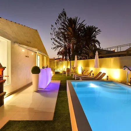 Villa Villa Playa Del Ingles Vista Luxury Retreat In Gran Canaria Private Heated Pool Garden Terrace Bbq Rooftop Solarium With Sea Views Prime, *
