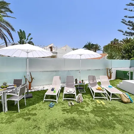 Villa Villa Playa Del Ingles Vista Luxury Retreat In Gran Canaria Private Heated Pool Garden Terrace Bbq Rooftop Solarium With Sea Views Prime, Las Palmas de Gran Canaria