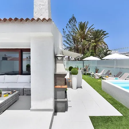 Villa Playa Del Ingles Vista Luxury Retreat In Gran Canaria Private Heated Pool Garden Terrace Bbq Rooftop Solarium With Sea Views Prime, Las Palmas de Gran Canaria