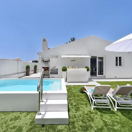 Villa Playa Del Ingles Vista Luxury Retreat In Gran Canaria Private Heated Pool Garden Terrace Bbq Rooftop Solarium With Sea Views Prime, * Las Palmas de Gran Canaria