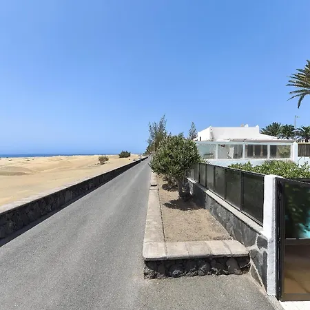 Villa Villa Playa Del Ingles Vista Luxury Retreat In Gran Canaria Private Heated Pool Garden Terrace Bbq Rooftop Solarium With Sea Views Prime,