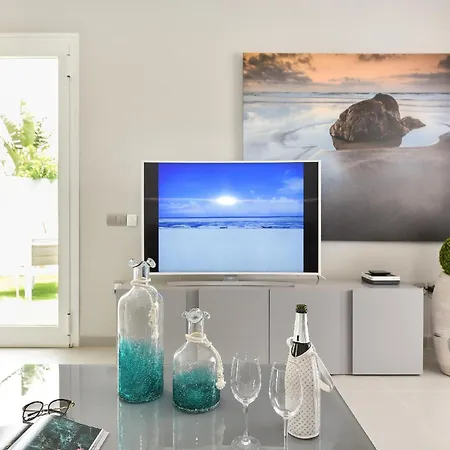 Villa Playa Del Ingles Vista Luxury Retreat In Gran Canaria Private Heated Pool Garden Terrace Bbq Rooftop Solarium With Sea Views Prime, *