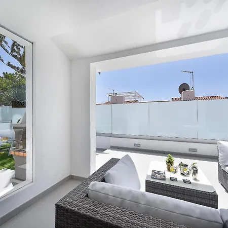 Villa Playa Del Ingles Vista Luxury Retreat In Gran Canaria Private Heated Pool Garden Terrace Bbq Rooftop Solarium With Sea Views Prime, * Las Palmas de Gran Canaria