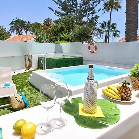 Villa Villa Playa Del Ingles Vista Luxury Retreat In Gran Canaria Private Heated Pool Garden Terrace Bbq Rooftop Solarium With Sea Views Prime,