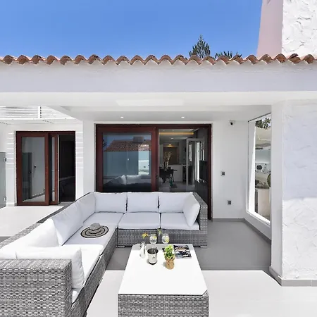 Villa Playa Del Ingles Vista Luxury Retreat In Gran Canaria Private Heated Pool Garden Terrace Bbq Rooftop Solarium With Sea Views Prime, Las Palmas de Gran Canaria