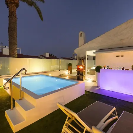 Playa Del Ingles Vista Luxury Retreat In Gran Canaria Private Heated Pool Garden Terrace Bbq Rooftop Solarium With Sea Views Prime, Las Palmas